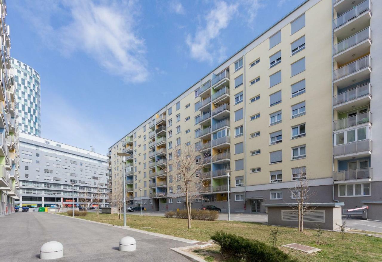 Cute And Sunny Studio In Zagreb With Balcony & Free Parking Dış mekan fotoğraf